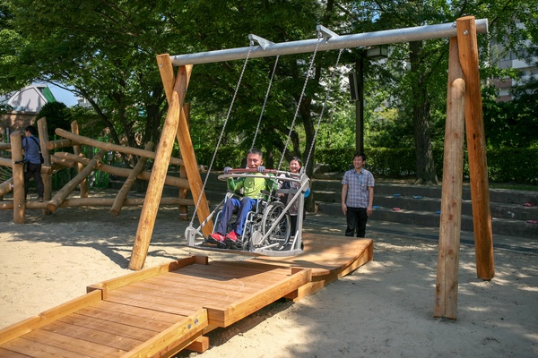 Wheelchair Swing incl. wooden construction, permitted only in supvervised areas 