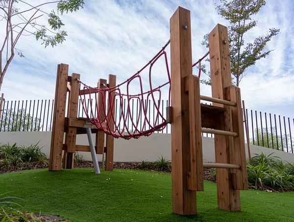 End Frame with ladder, square timber