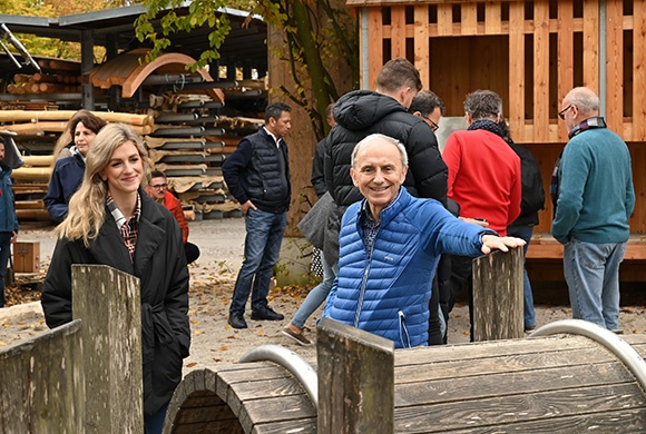 Partnertreff auf dem Spielplatz in Frasdorf